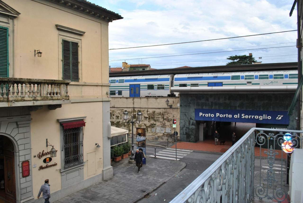 Palazzo Guasti Appartamento Guido ปาล์มเดดเซิร์ท ภายนอก รูปภาพ
